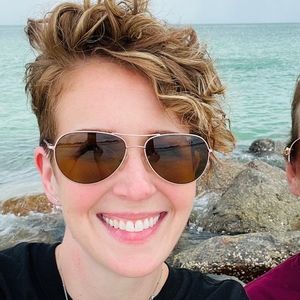 Meet your Posher, Posh